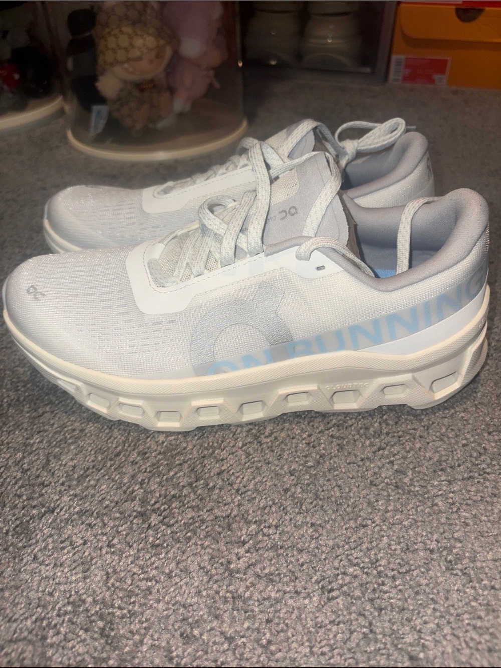 Womens Cloudmonster size 8